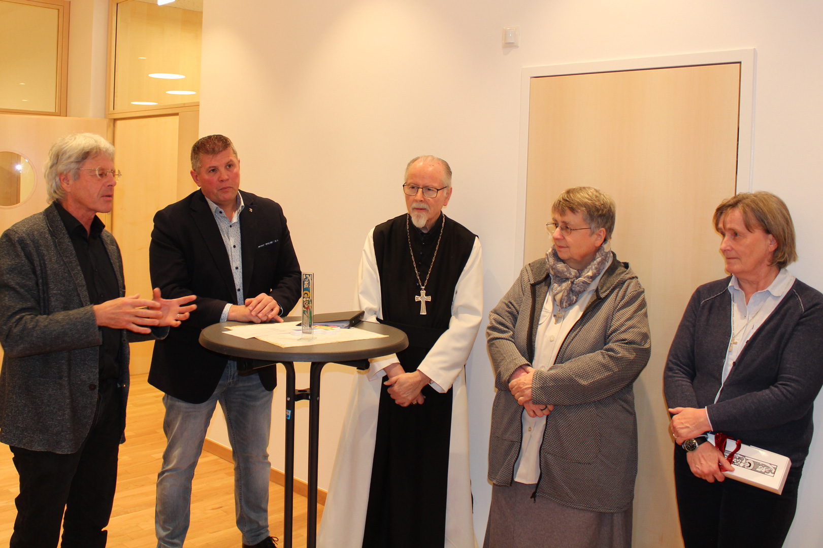 Einweihung Kinderkrippe Stams / Walter Christl Architekt Raimund Rainer, Bürgermeister Markus Rinner, Abt German Erd, Provinzleiterin Sr. Petra Egeling und Provinzökonomin Sr. Anna Feichtner