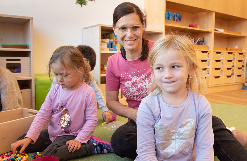 Pädagogin im Kindergarten