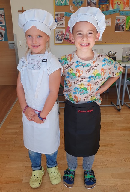 Paula und Matteo, zwei der vielen fleißigen Küchenhilfen