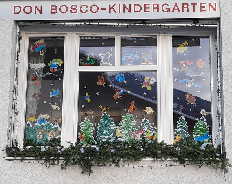 Adventfenster bei Tag